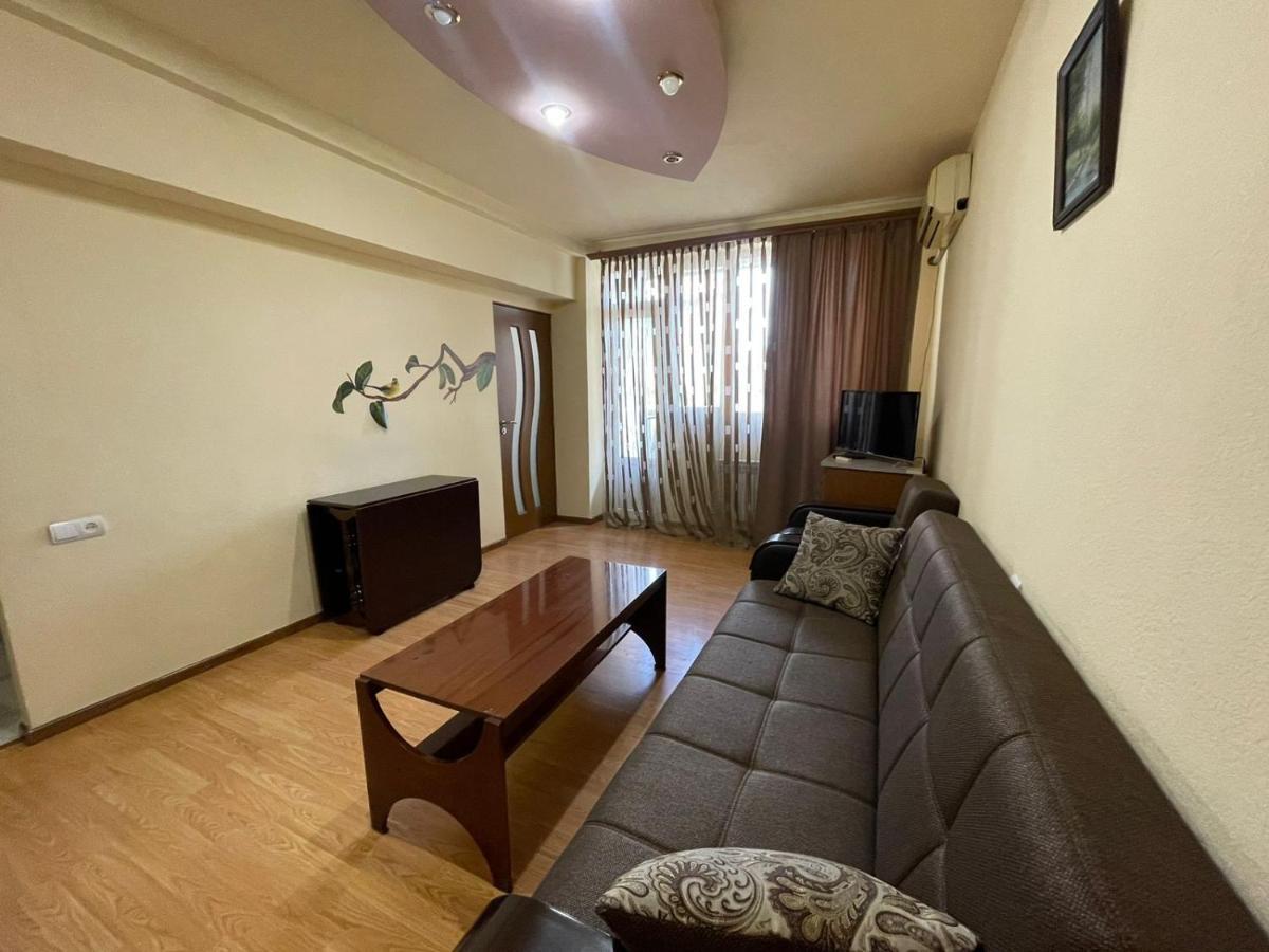 Apartment In Yerevan, Centre Exteriör bild